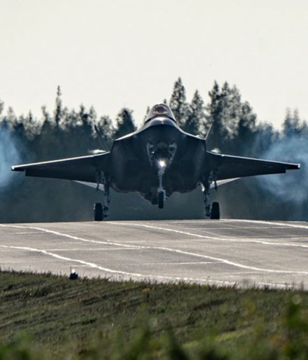 In First, F-35s Land on Finnish Highway to Drill for Future Wars